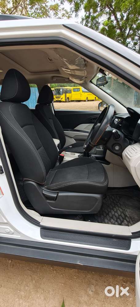 Mahindra Xuv300 W4, 2023, Petrol