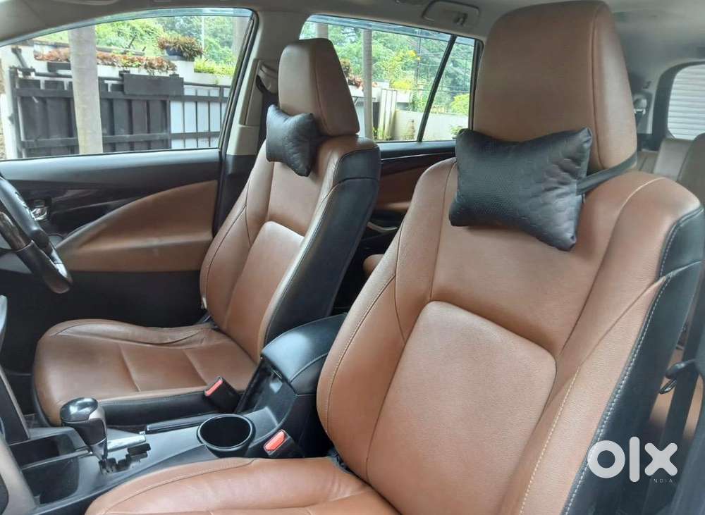 Crysta 2.8 Zx Diesel Automatic 2016