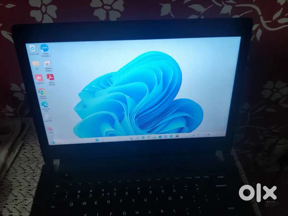 Lenovo E40-80, Intel i3 5th, 6gb, 250gb, 14 inch