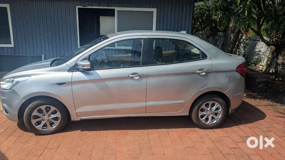 Ford Aspire Titanium Blu 2017