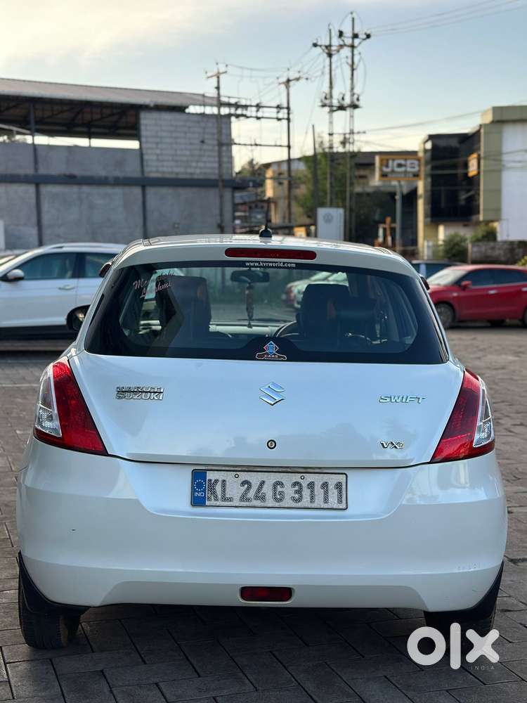 Maruti Suzuki Swift Vxi + Manual, 2013, Petrol
