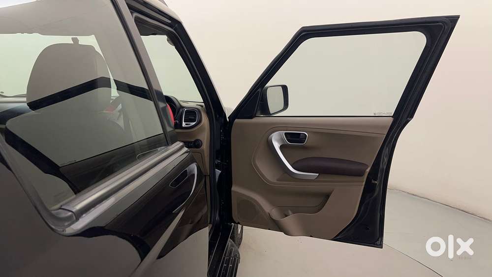 Mahindra Tuv 300 Mhawk100 T8, 2016, Diesel