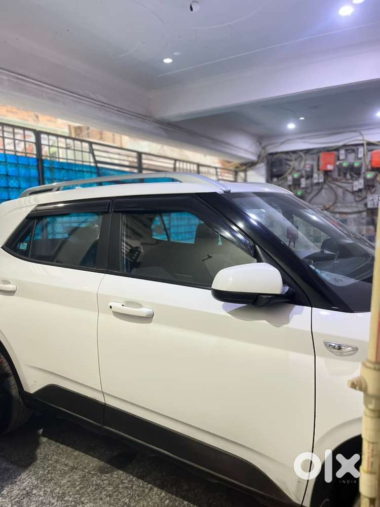 Hyundai Venue Petrol Well Maintained