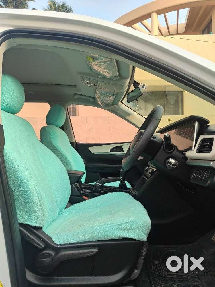 Mahindra Xuv700 2.2 Ax 5 Diesel Mt 7 Str, 2022, Diesel