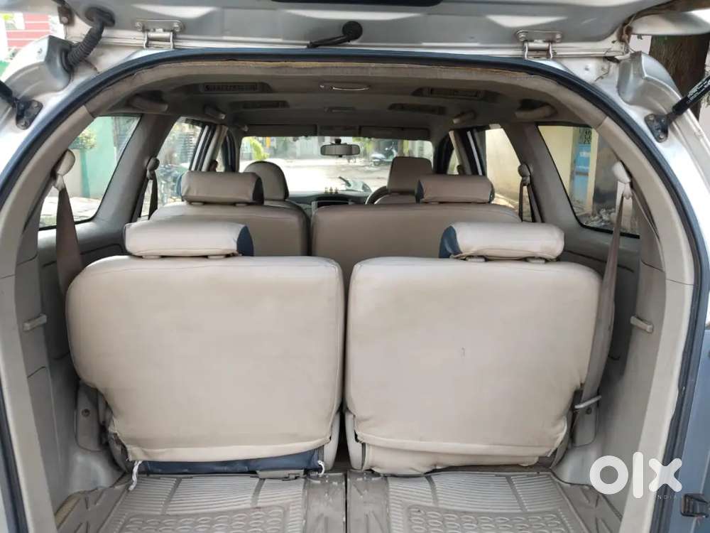 100% Conditioned Toyota Innova 2.5g (8 Seater)