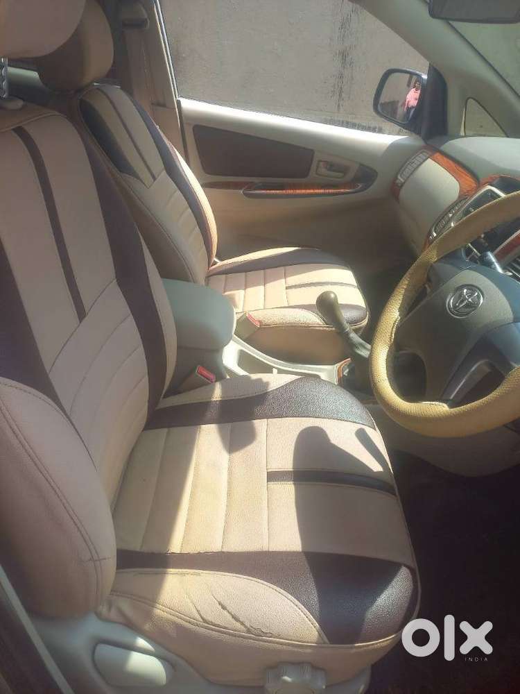 Toyota Innova 2.5 G (diesel) 8 Seater Bs Iv, 2014, Diesel