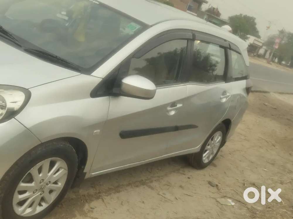 Honda Mobilio Diesel 2016 Variant
