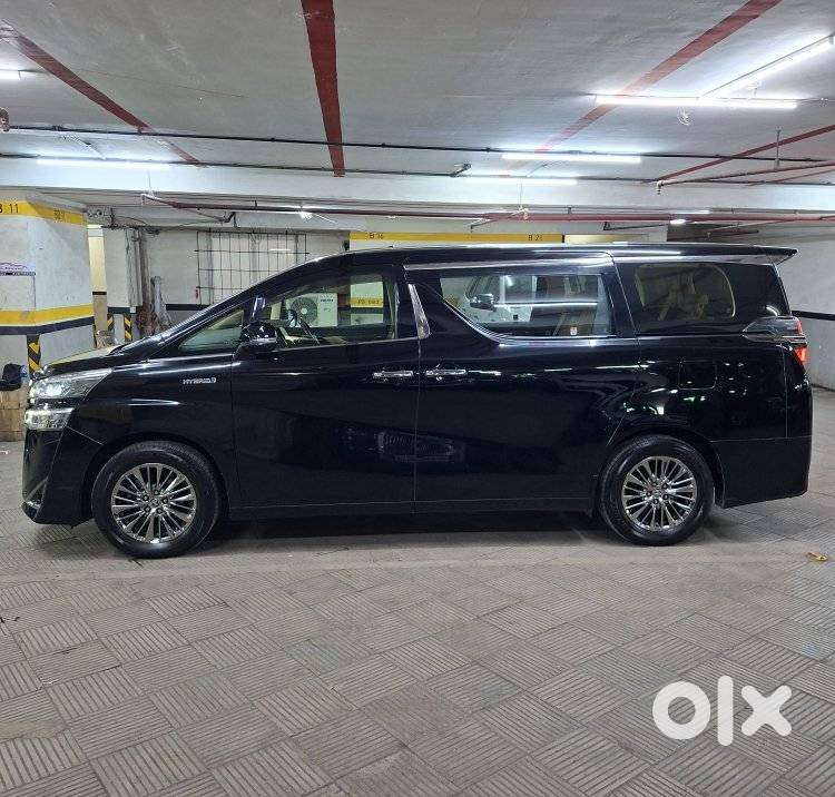 Toyota Vellfire 2.5 Hybrid, 2022, Petrol