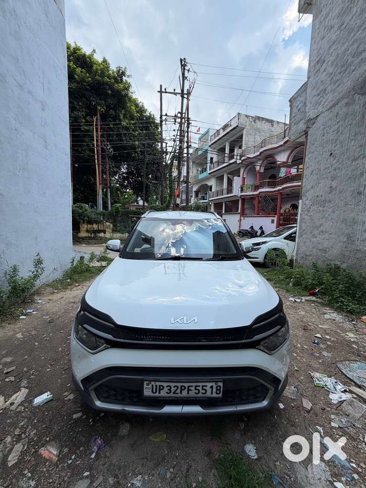 Kia Carens Petrol 2024