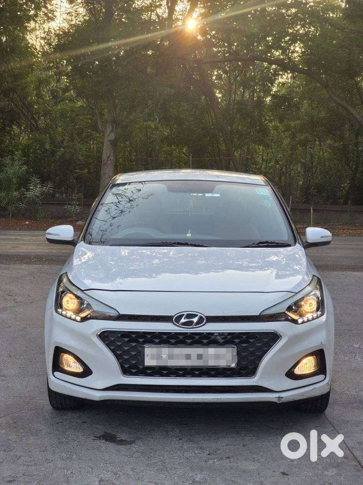 Hyundai I20 Asta (o) 1.2 Mt Dual Tone, 2019, Cng & Hybrids