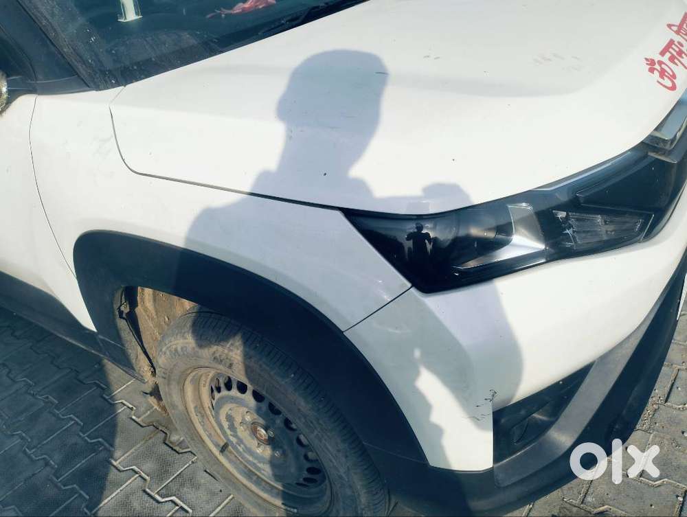Maruti Brezza Vxi At 2024