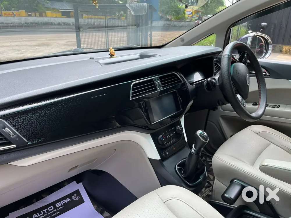 Mahindra Marazzo M8 Diesel 2018