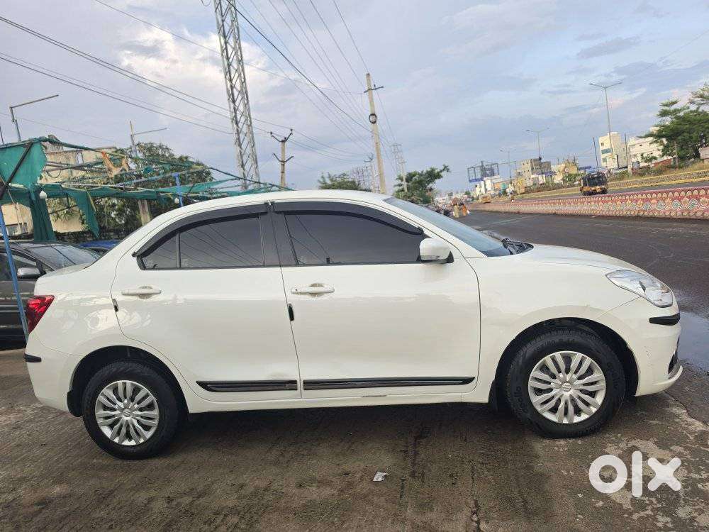Maruti Suzuki Swift Dzire Vxi Optional, 2023, Petrol