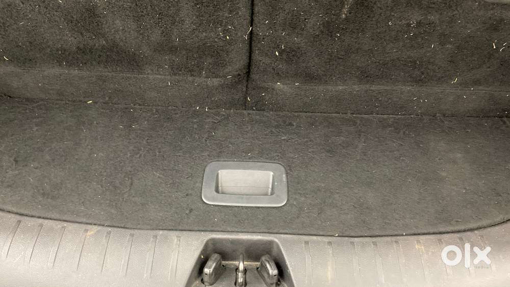 Mahindra Xuv700 2.0 Ax 7 Petrol Mt Str, 2021, Petrol
