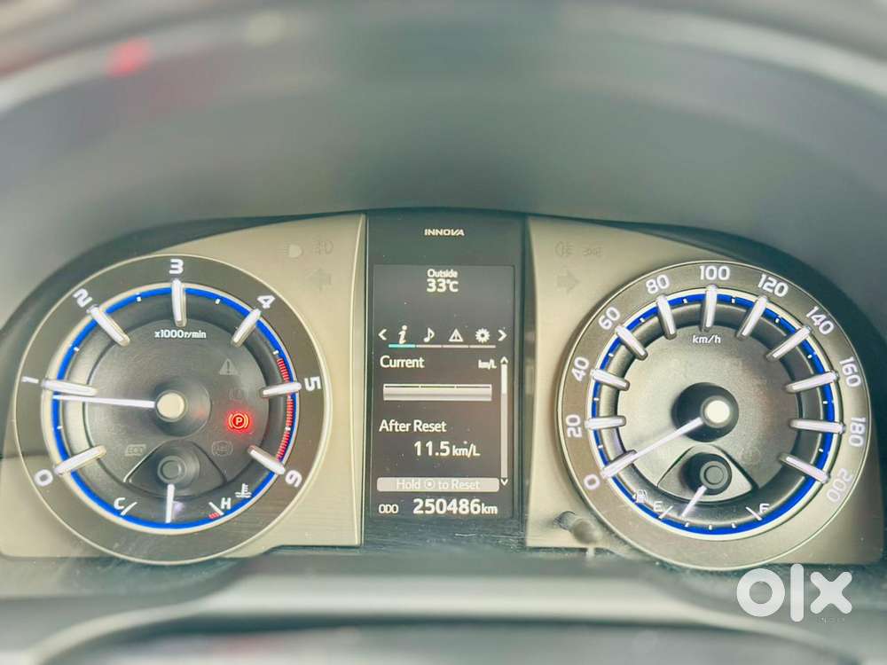 Toyota Innova Crysta 2.4 V 7 Str, 2017, Diesel