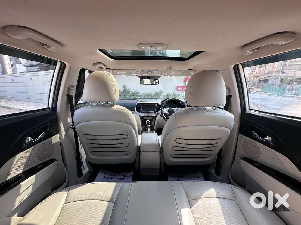 Mahindra Xuv300 W8 (o) 1.5 Diesel Amt, 2023, Diesel