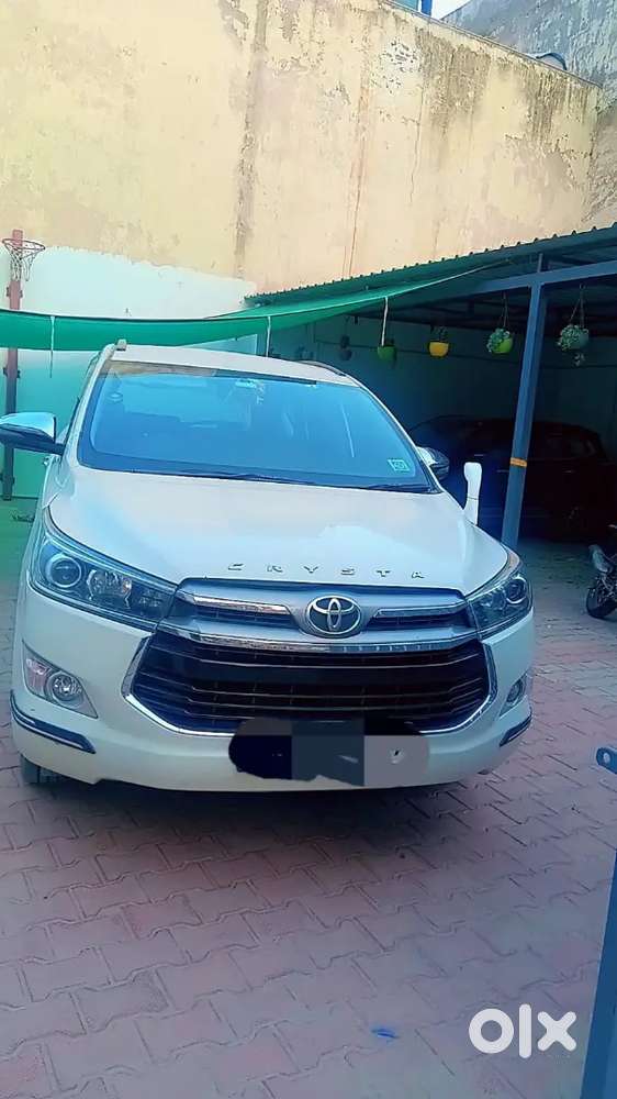 Toyota Innova Crysta 2.4 Z