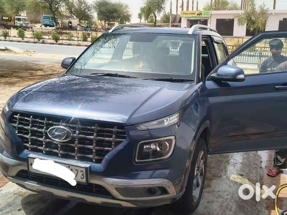 Gadi Showroom Condition Me H Jis Bhai Ko Leni Ho Vahi Massage Kare
