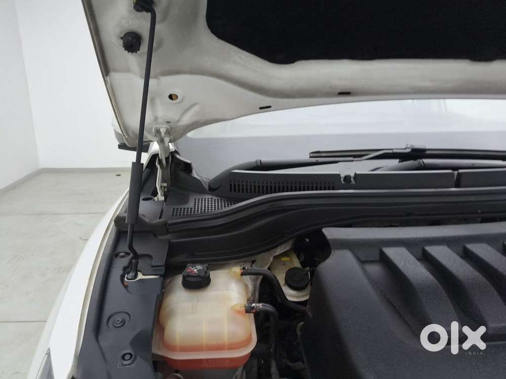 Mahindra Xuv700 2.0 Ax 7 Petrol At Luxury Pack Str, 2023, Petrol