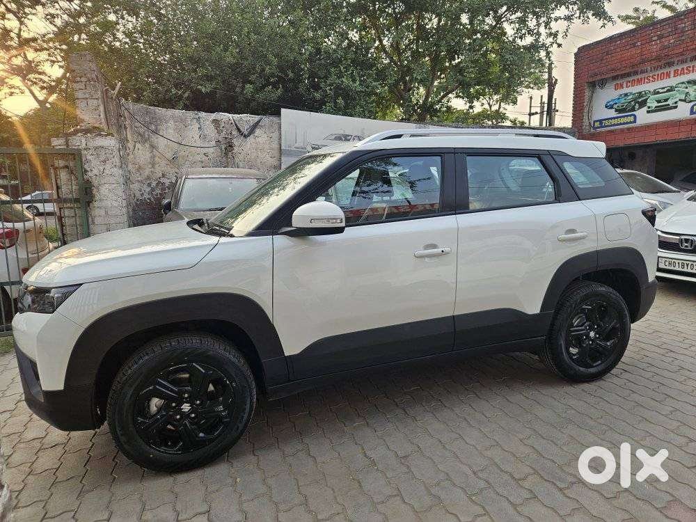 Maruti Suzuki Brezza 1.5 Zxi Smart Hybrid, 2023, Petrol