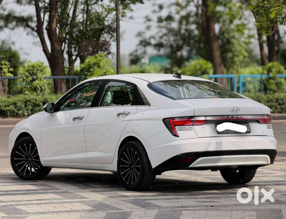 Hyundai Verna 1.5 Sx Turbo Petrol Mt, 2023, Cng & Hybrids