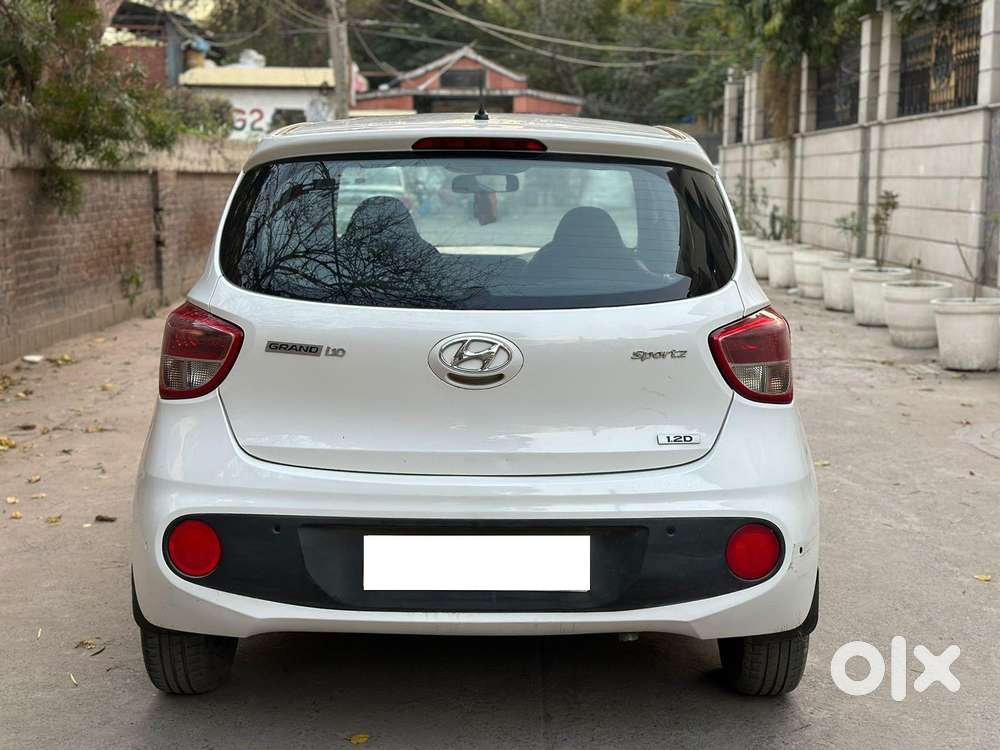 Hyundai Grand I10 1.2 Crdi Sportz Dual Tone, 2017, Diesel