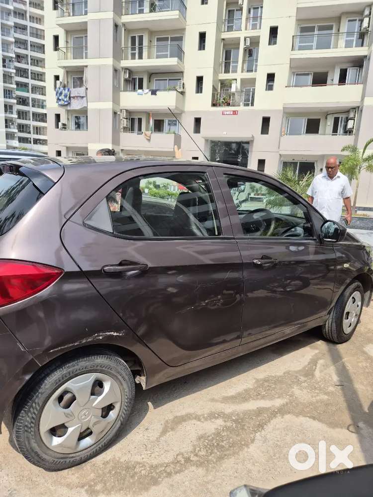 Tata Tiago Revotron 2018