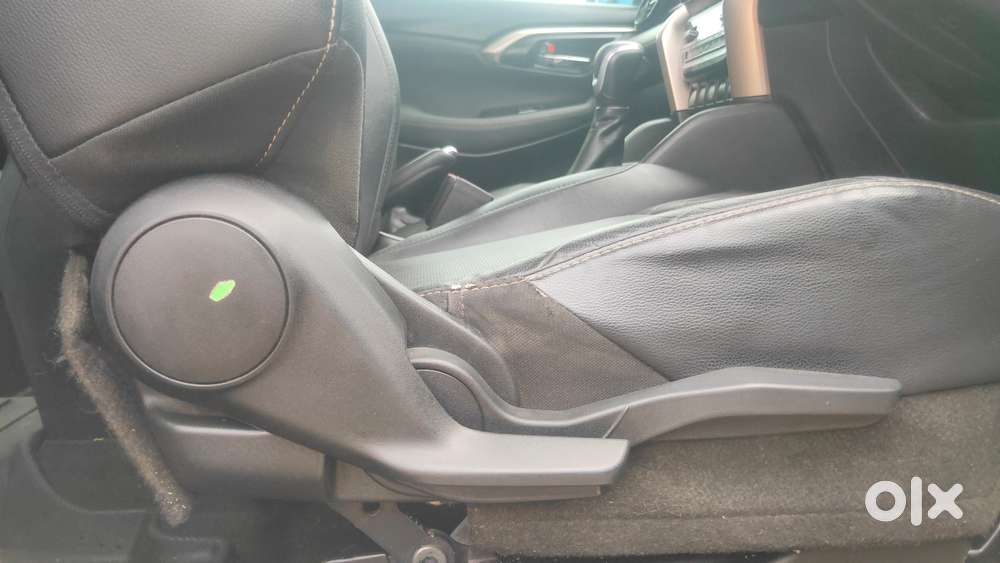 Maruti Suzuki Grand Vitara 1.5 Alpha Plus Intelligent Hybrid Ecvt, 2..