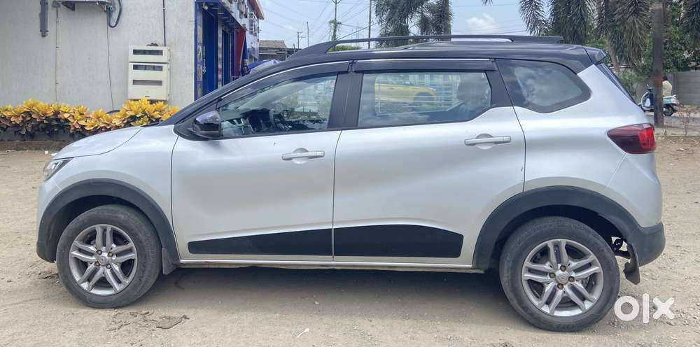 Renault Triber Rxz, 2022, Petrol