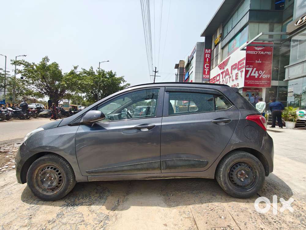 Hyundai Grand I10 Sportz, 2016, Petrol