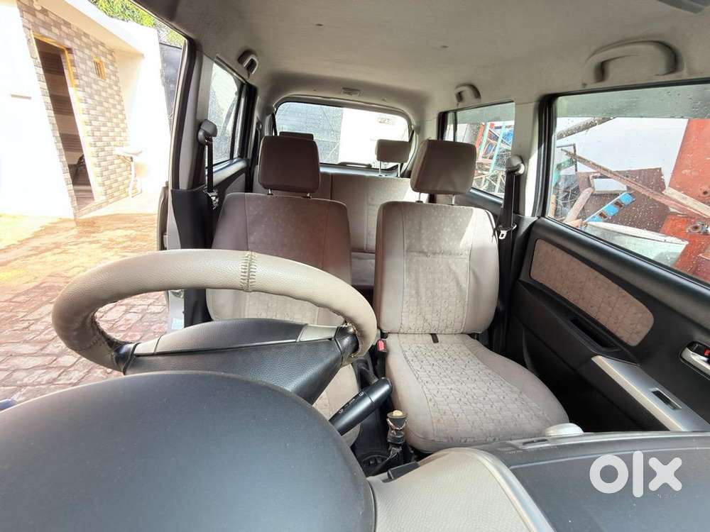 Well Mentained Car With Electric Side Mirrors And Windows