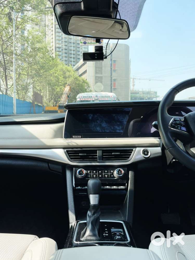 Mahindra Xuv700 2.2 Ax 7 Diesel At Luxury Pack Str Awd, 2025, Diesel