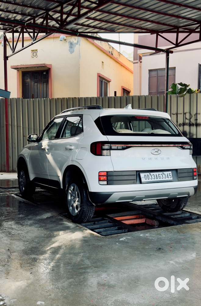 2022 Hyundai Venue Petrol Manual 26000 Km Car