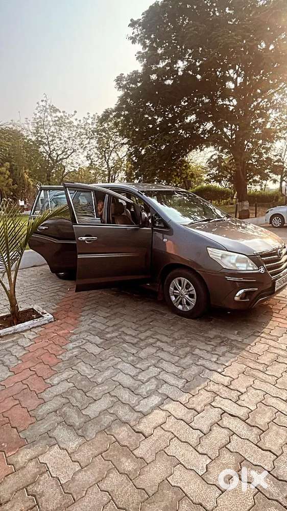 Toyota Innova 2015 Diesel 120000 Km Driven