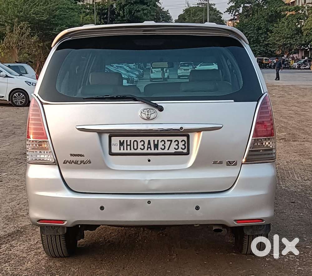Toyota Innova 2004-2011 2.5 V Diesel 8-seater, 2010, Diesel