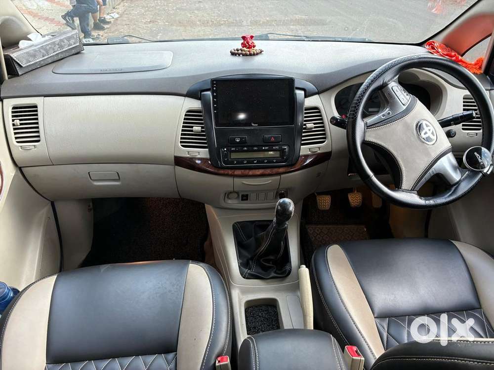 Toyota Innova 2014