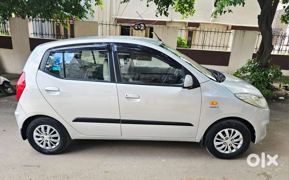 Hyundai I10 Sportz, 2016, Petrol