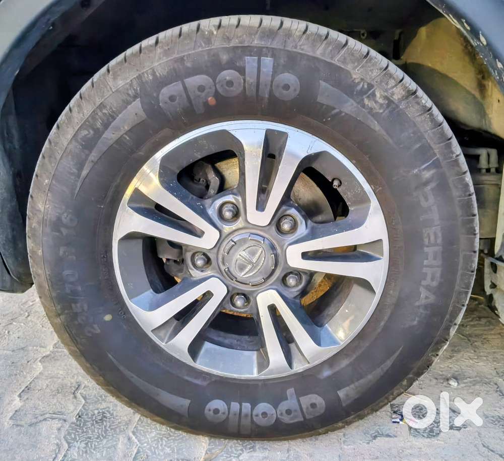 Tata Hexa 2.2 Xe 4x2 7 Str, 2017, Diesel