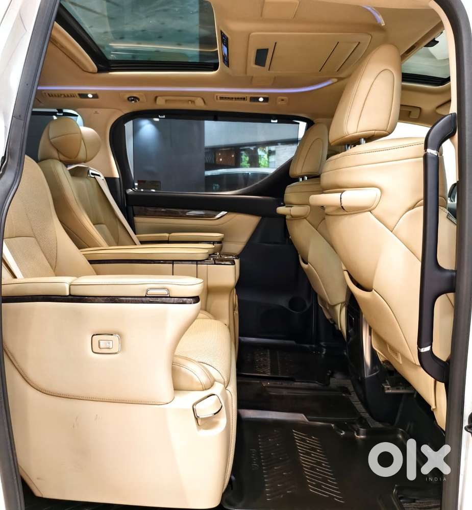 Toyota Vellfire Vip – Executive Lounge, 2022, Petrol