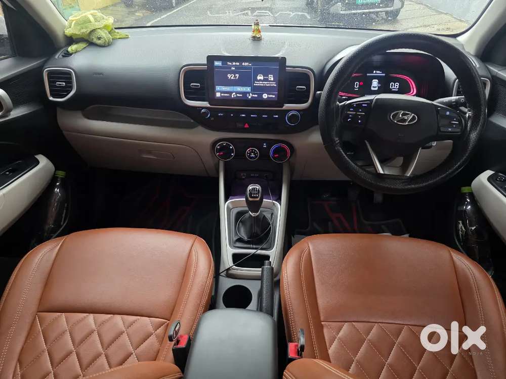 Hyundai Venue 2022 Diesel 42000 Km Driven