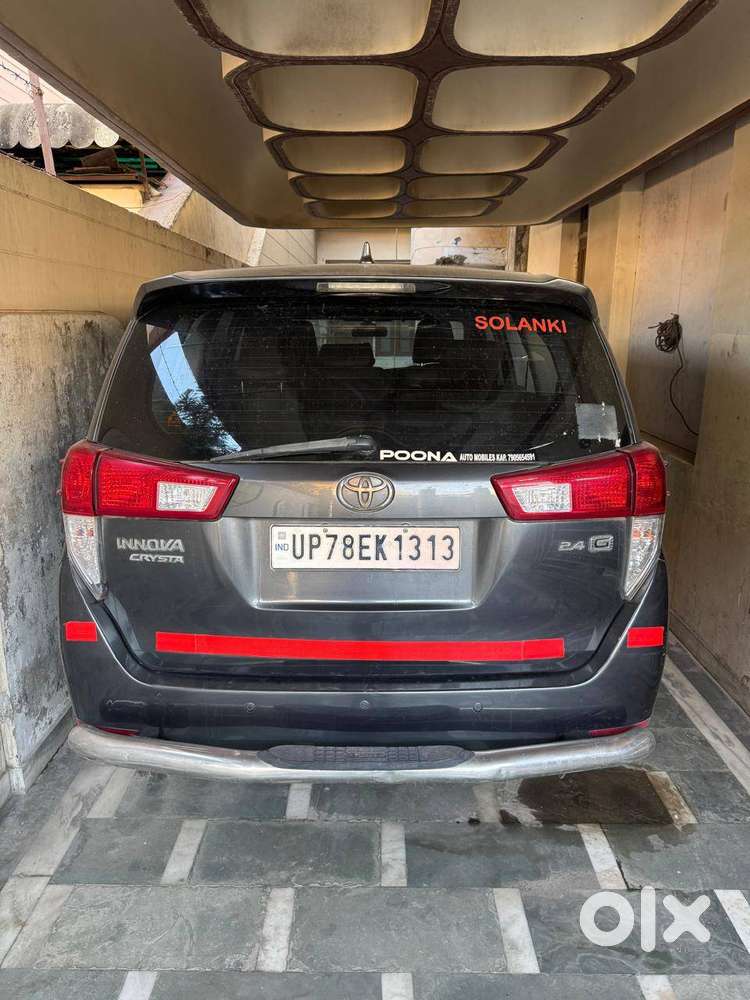 Innova Crysta 8 Seater