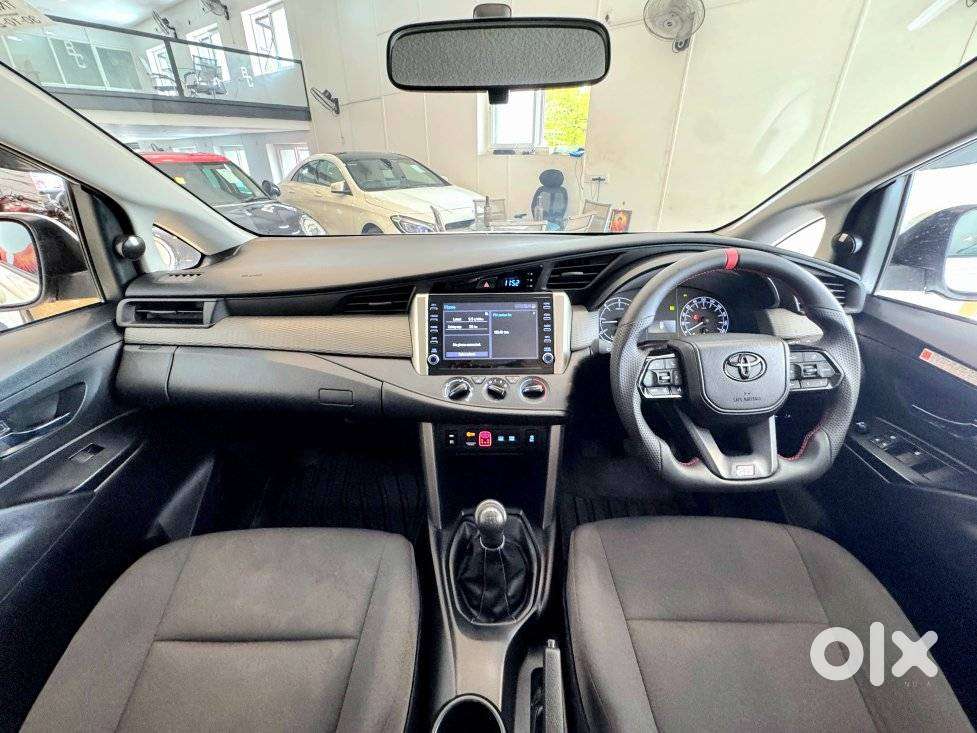 Toyota Innova Crysta [2020-ongoing] 2.4 Gx 7 Str, 2025, Diesel