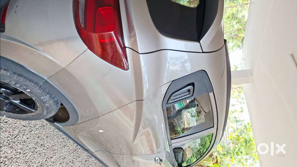 Mahindra Kuv 100 6 Str