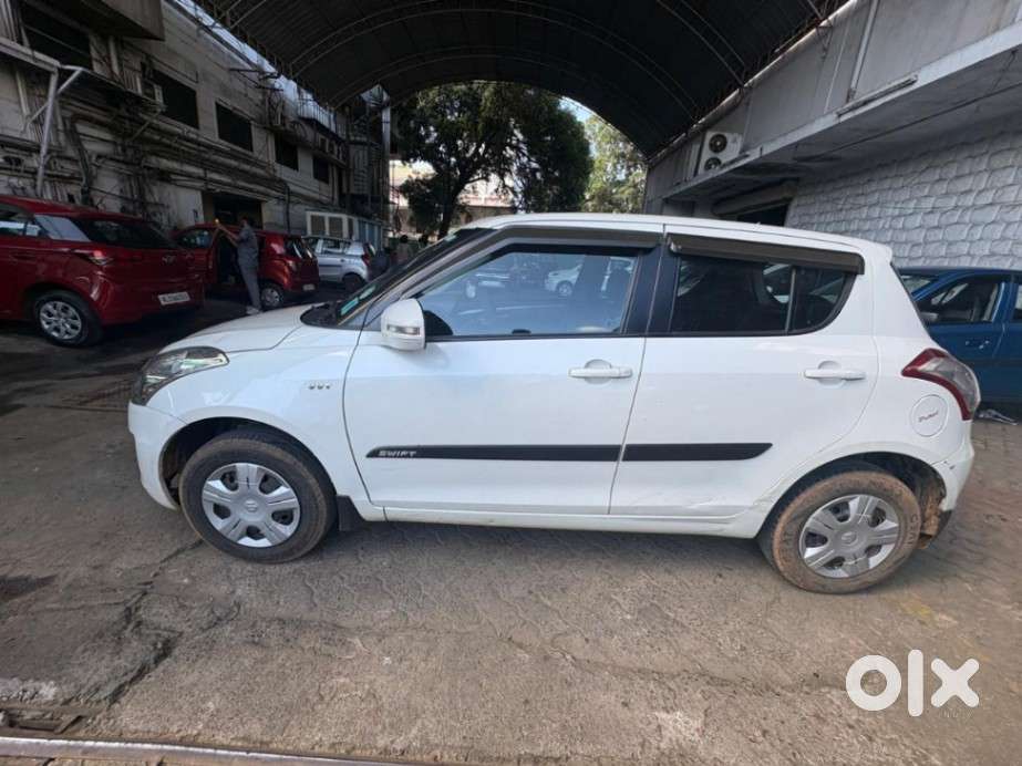 Maruti Suzuki Swift 1.2 Vxi (o), 2015, Petrol