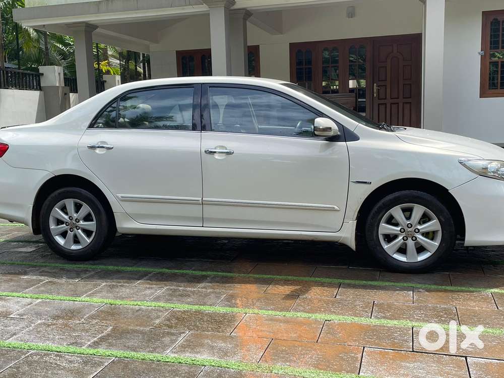 Toyota Corolla Altis 2013