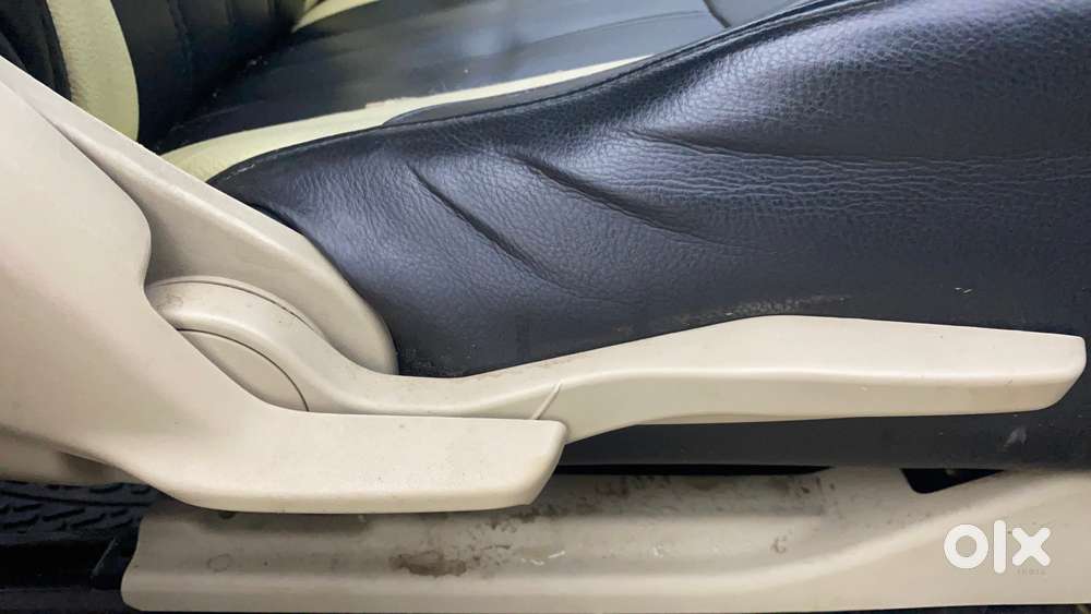 Maruti Suzuki Swift Dzire Amt Vxi, 2017, Petrol