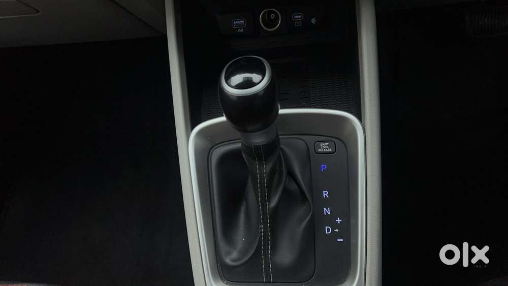 Hyundai Venue 1.0 Sx (o) Turbo Dct, 2023, Petrol