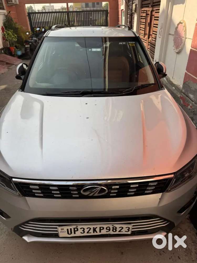 Xuv 300 W8 Top Model Pitrol Or Cng Pass