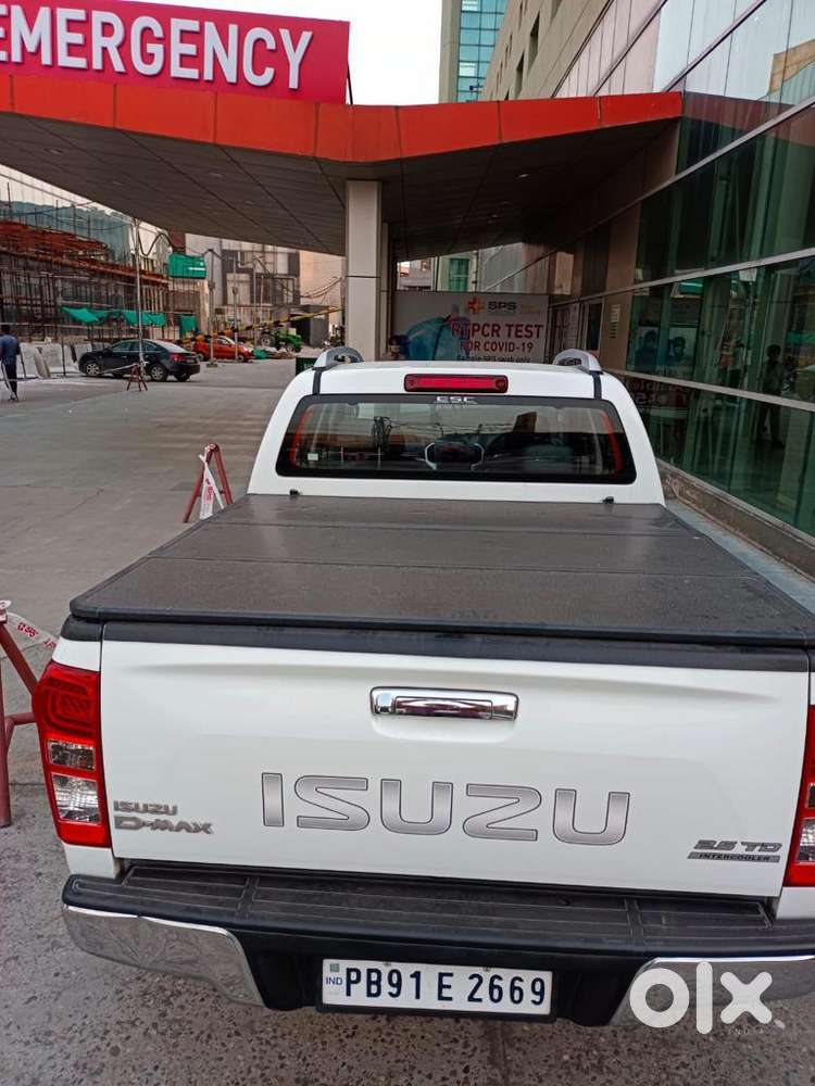 Isuzu D-max V-cross 2018