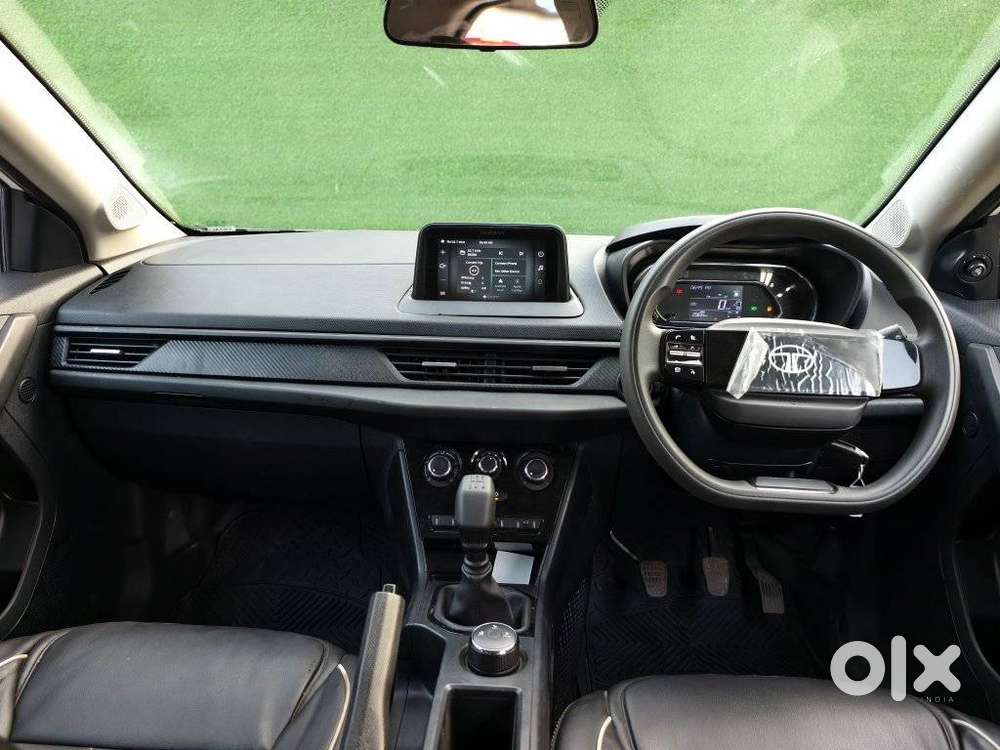 Tata Nexon, 2025, Petrol